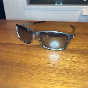 Oakley Tincan Polarized Sunglasses w Case & microfiber
